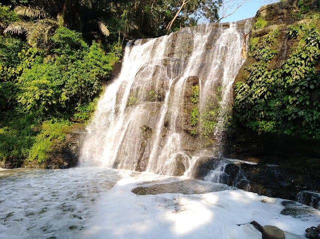 Hinulugan Taktak National Park
